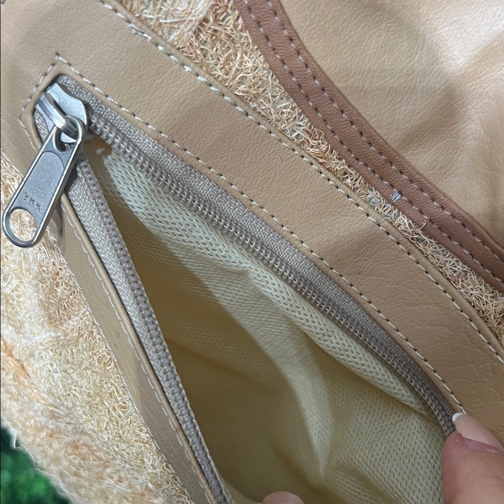 Elegant Tan Women's Bag with Bow Accent Gambas Craft Bohemian NWT - Picture 9 of 14